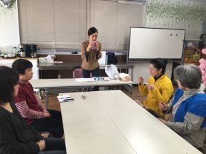 冬になるとささくれはどうしてできるの？手をしっとりと保つ方法とは？